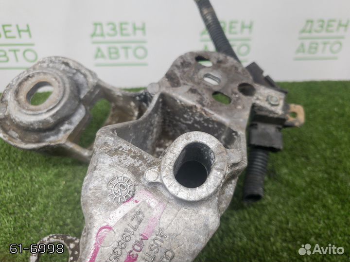 Кронштейн двигателя правый Audi Allroad A6 C5