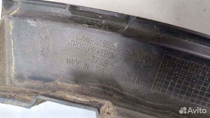 Молдинг крыла правое переднее Ford Escape