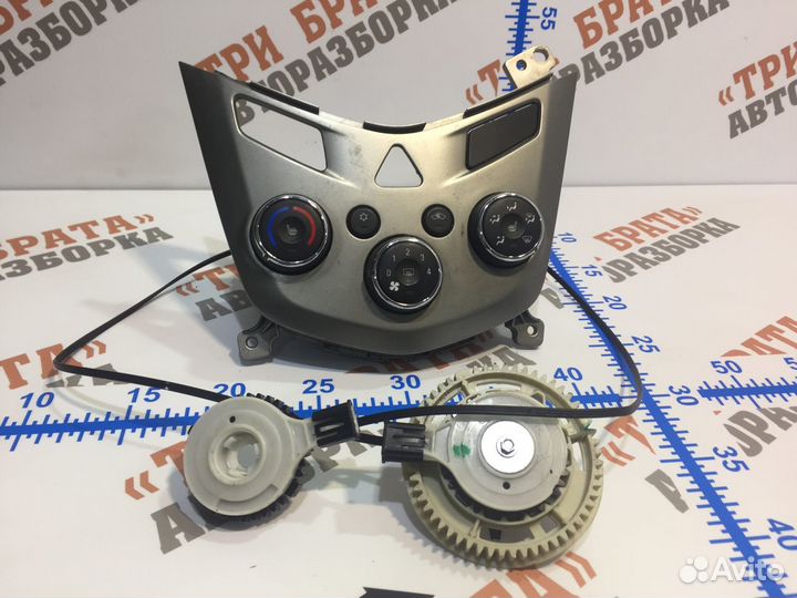 Шевроле Авео Блок управления климат-контролем