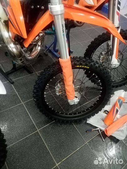 Защита перьев. Чулки на вилку мотоцикла