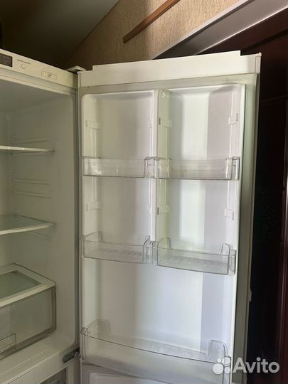 Холодильник бу LG