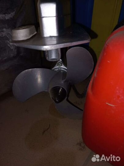 Лодка с мотором