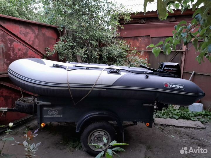 Лодка с мотором