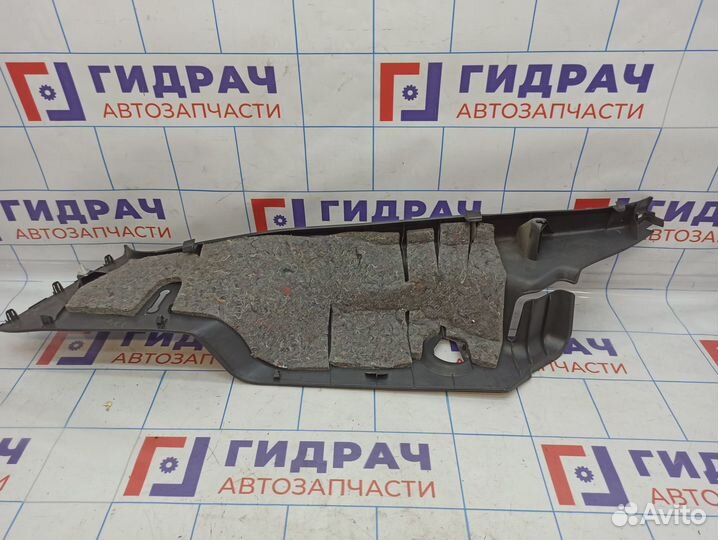 Обшивка стойки задней правой нижняя Toyota Auris (E150) 6255102080B0. Потертости