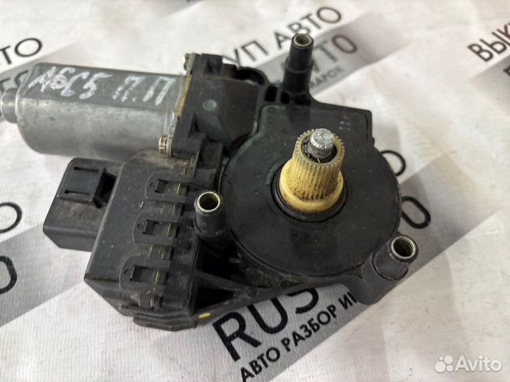 Моторчик стеклоподъемника передний правый Audi A6