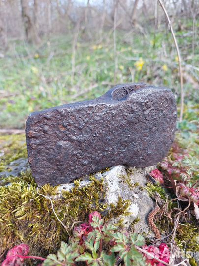 Аланский древний колун