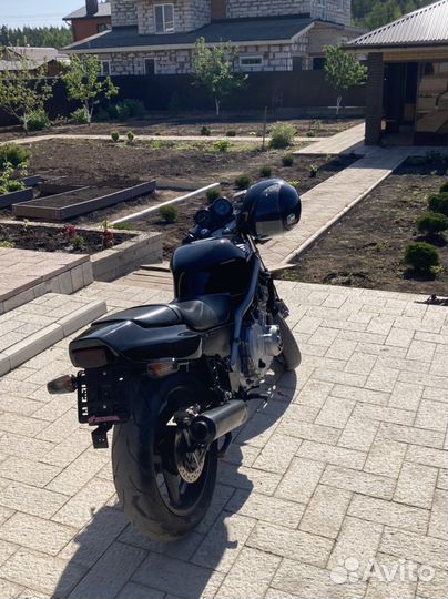 Honda cb1