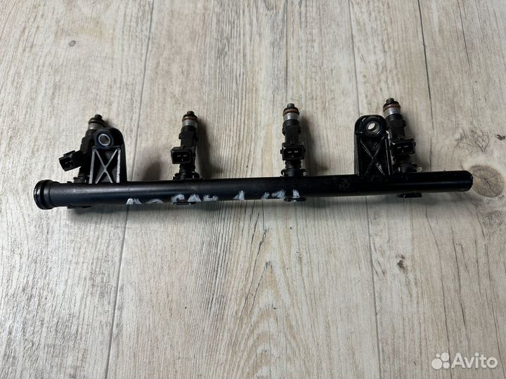 Топливная рампа Renault Logan 1