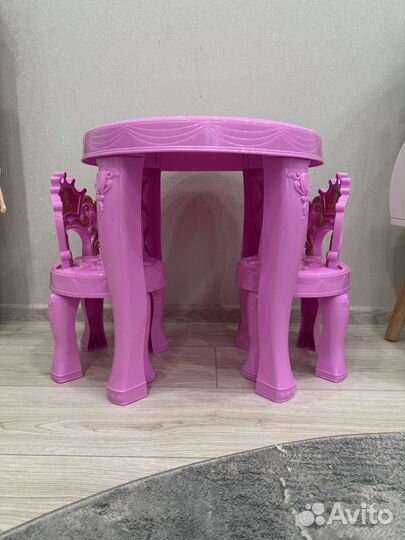 Детский стол и стул