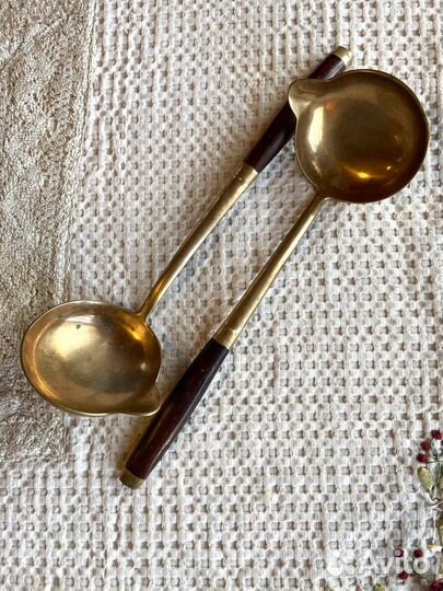 Половник соусник латунь дерево винтаж Италия