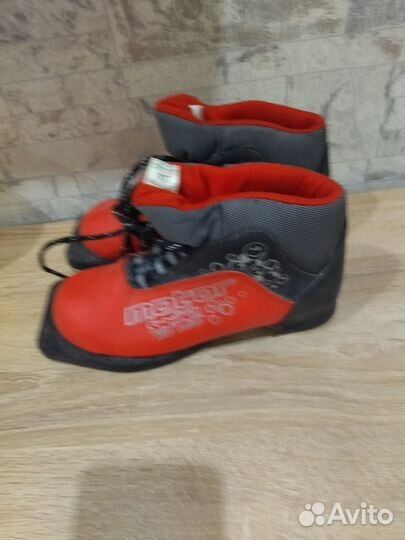 Лыжные ботинки