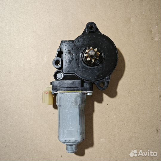 Моторчик стеклоподъёмника правый Нyundai Tuсson jм