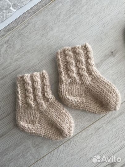 Вязанные носочки на малыша