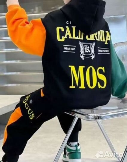 Спортивный костюм