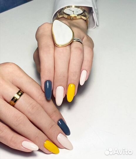 Маникюр с покрытием гель-лаком