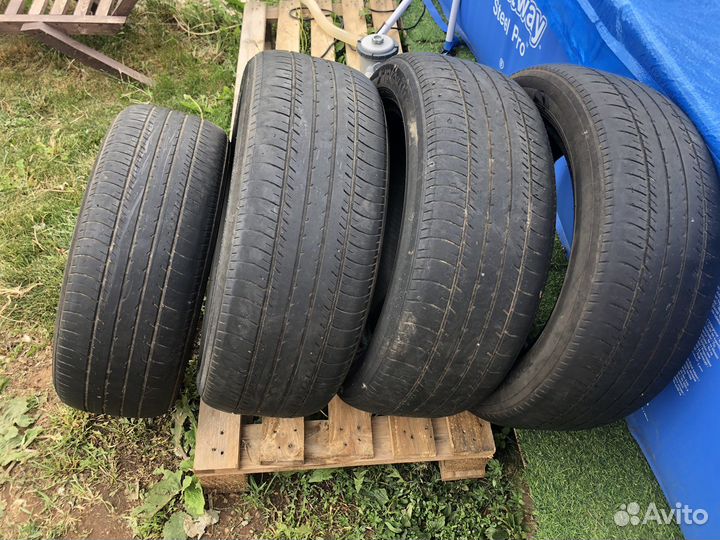 Yokohama dB Decibel E70 215/55 R17