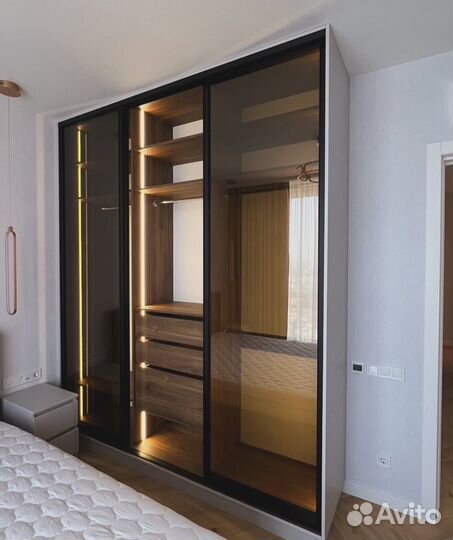 Шкаф купе темный под ключ/с доставкой