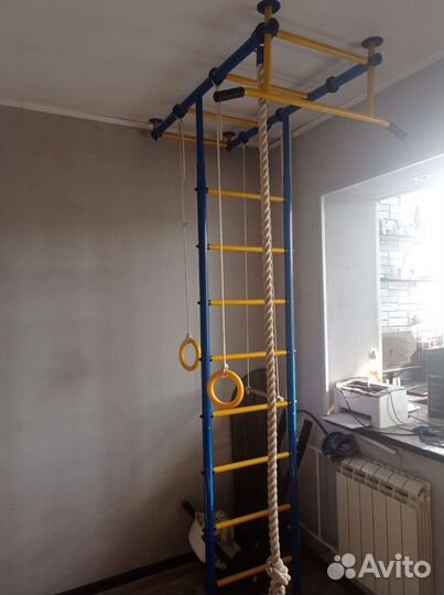 Детский спортивный уголок с турником