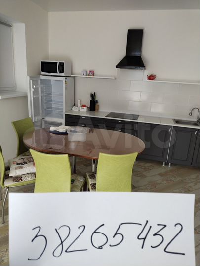 Дом 230 м² на участке 8 сот.