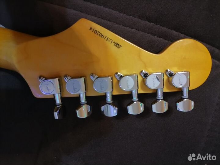 Электрогитара fender