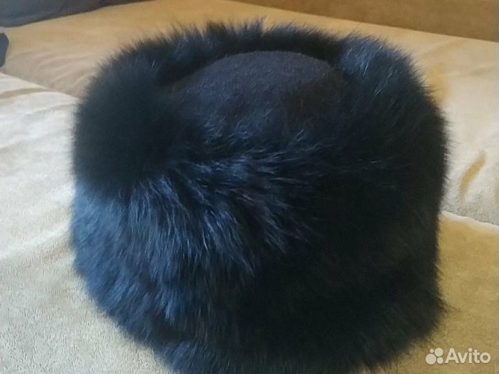 Женская шапка