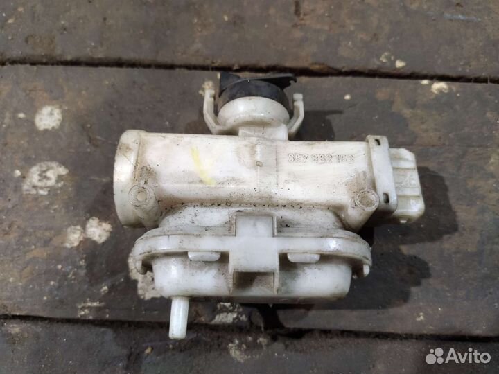 Активатор замка двери VW Passat B3 B4