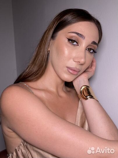 Модель на макияж