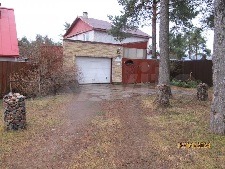 Дом 260,6 м² на участке 20,6 сот.