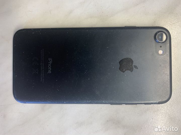 Телефон iPhone 7