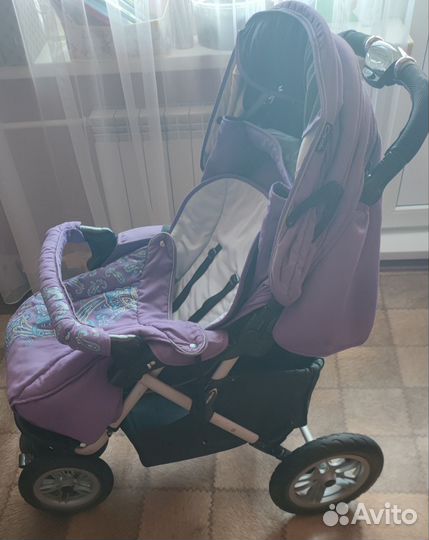 Прогулочная коляска с надувными колесами