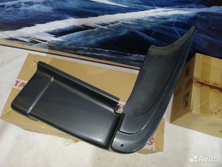 Угол бампера задний Toyota Land Cruiser 80