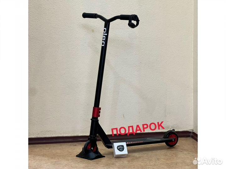 Трюковой самокат + смарт браслет