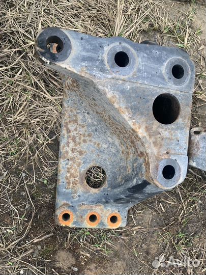 81461103169 Кронштейн гура