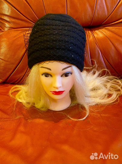 Головной убор женский много