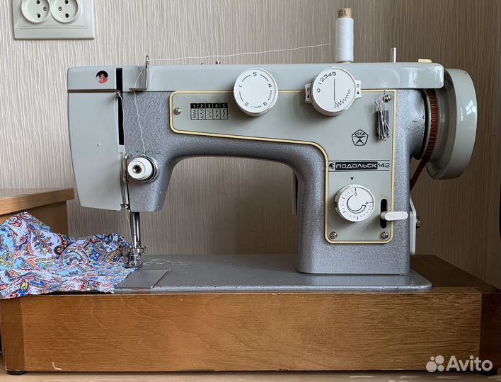 Швейная машинка СССР Подольск-142, рабочая