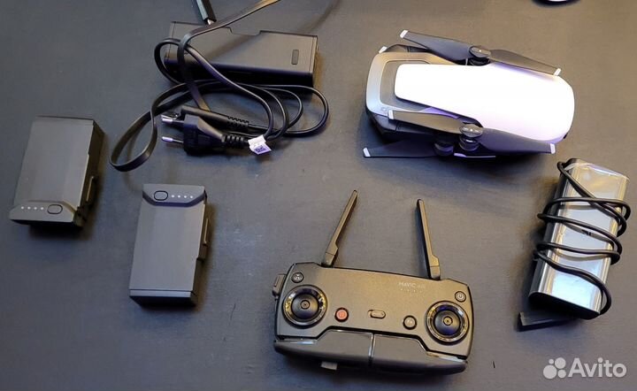 Квадрокоптер DJI Mavic Air Fly More Combo