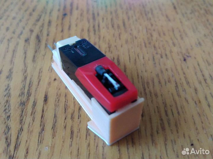 Головка звукоснимателя / игла для проигрывателя