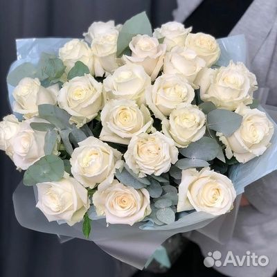 Красивый букет пионовидных роз