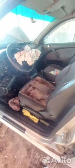 Skoda Octavia 1.6 МТ, 2004, битый, 180 000 км