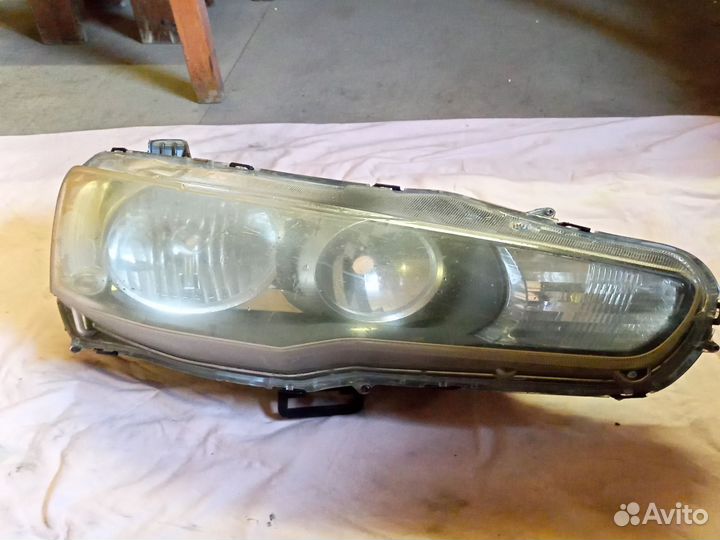 Фара правая на mitsubishi lancer 10