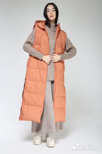 Жилет пуховый женский