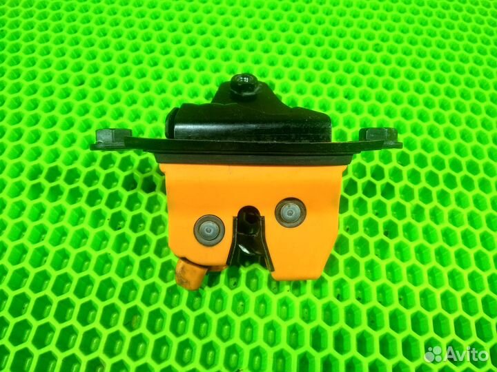 Замок крышки багажника Skoda Fabia 1 хэтчбек