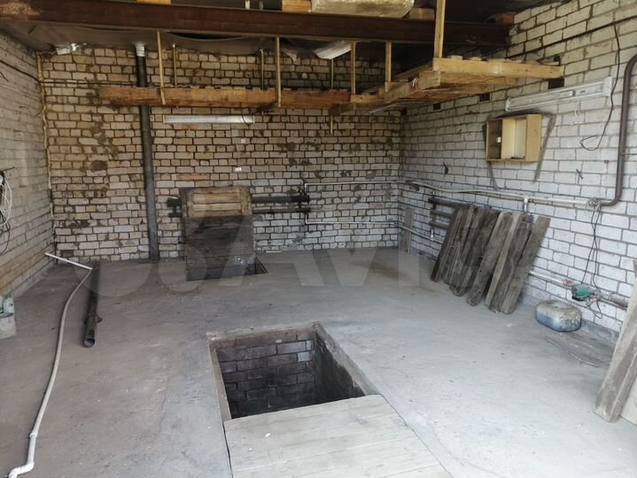 Гараж, > 30 м²