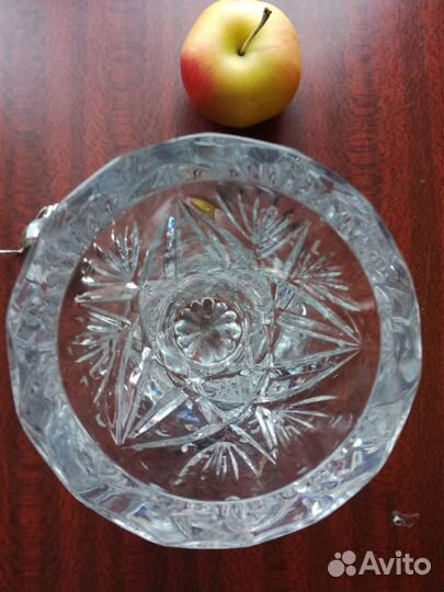 Хрустальная ваза