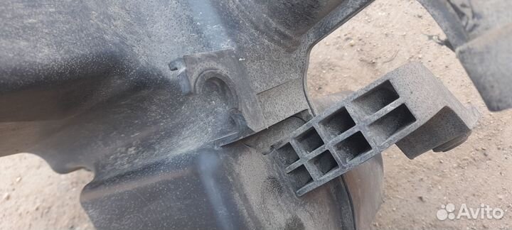 Резонатор фильтра KIA Rio 4 С дефектами