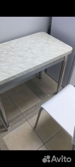 Кухонный стол