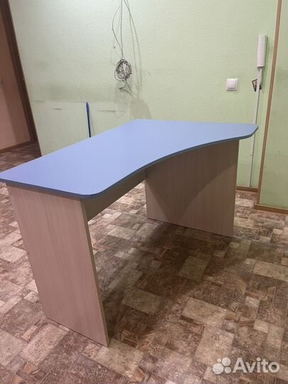 Письменный стол