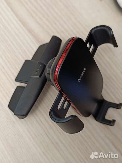 Автомобильный держатель для телефона baseus