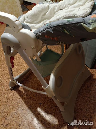 Стульчик для кормления babyton