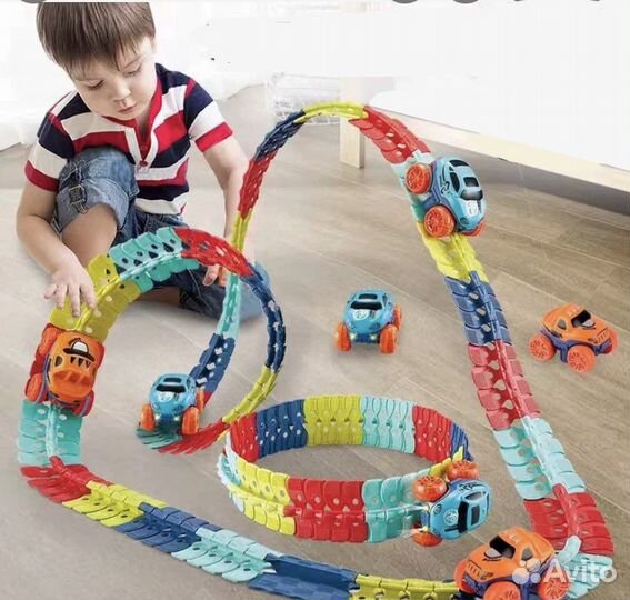 Детская машинка на батарейках